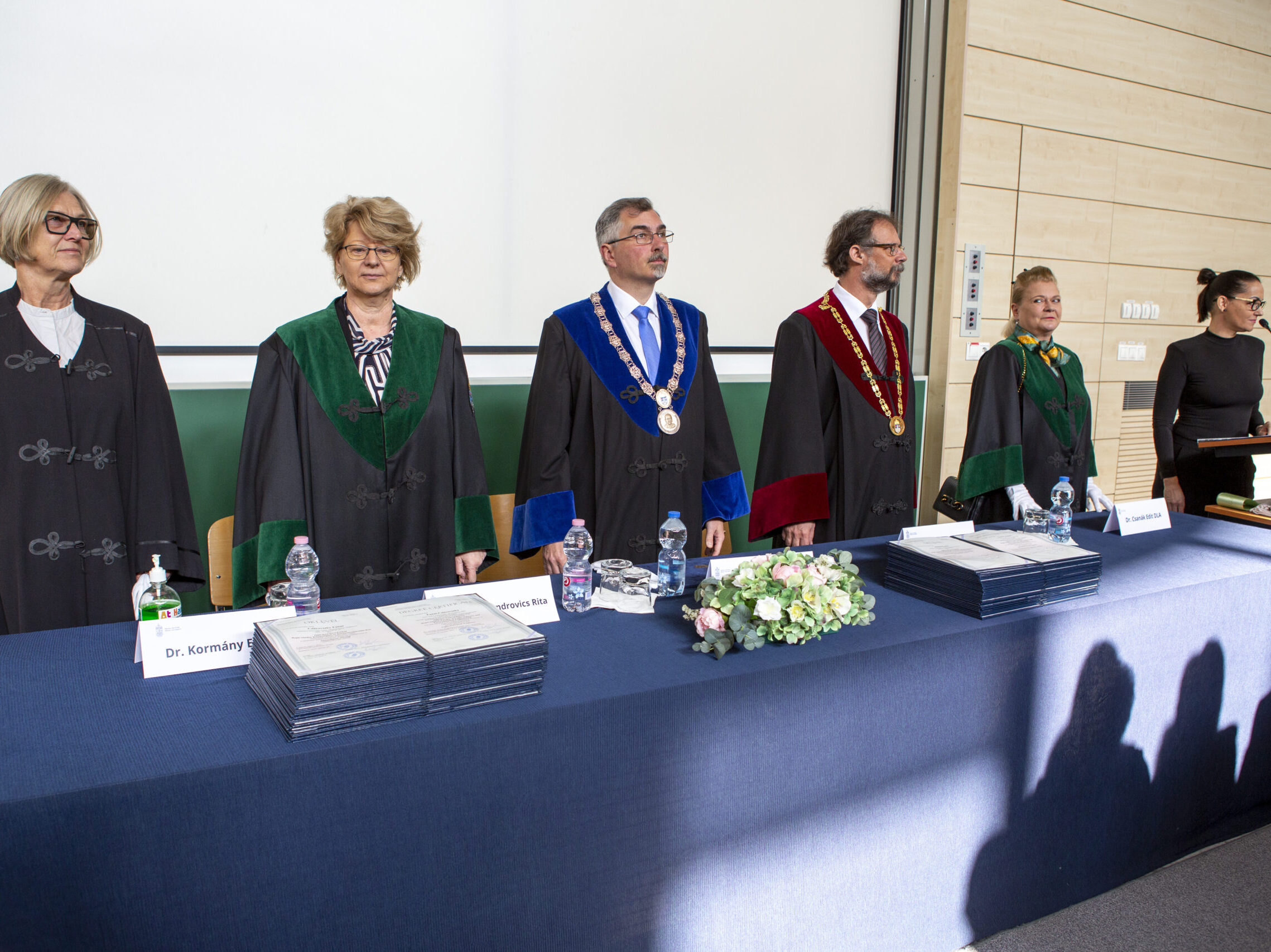 Diplomaátadó Ünnepség a Rejtő Sándor Könnyűipari és Környezetmérnöki Karán