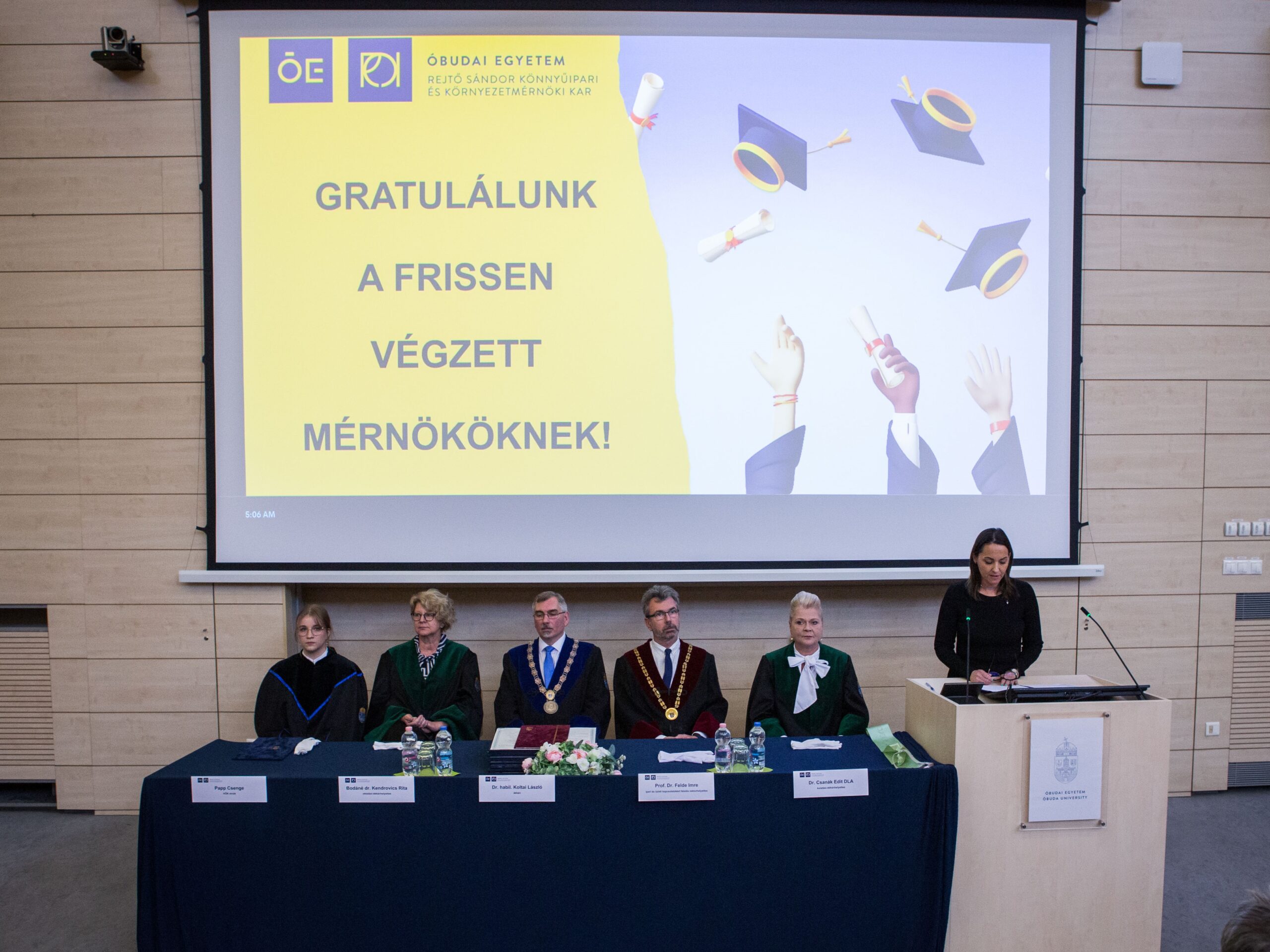 Diplomaátadó ünnepség az Óbudai Egyetem Rejtő Sándor Könnyűipari és Környezetmérnöki Karán