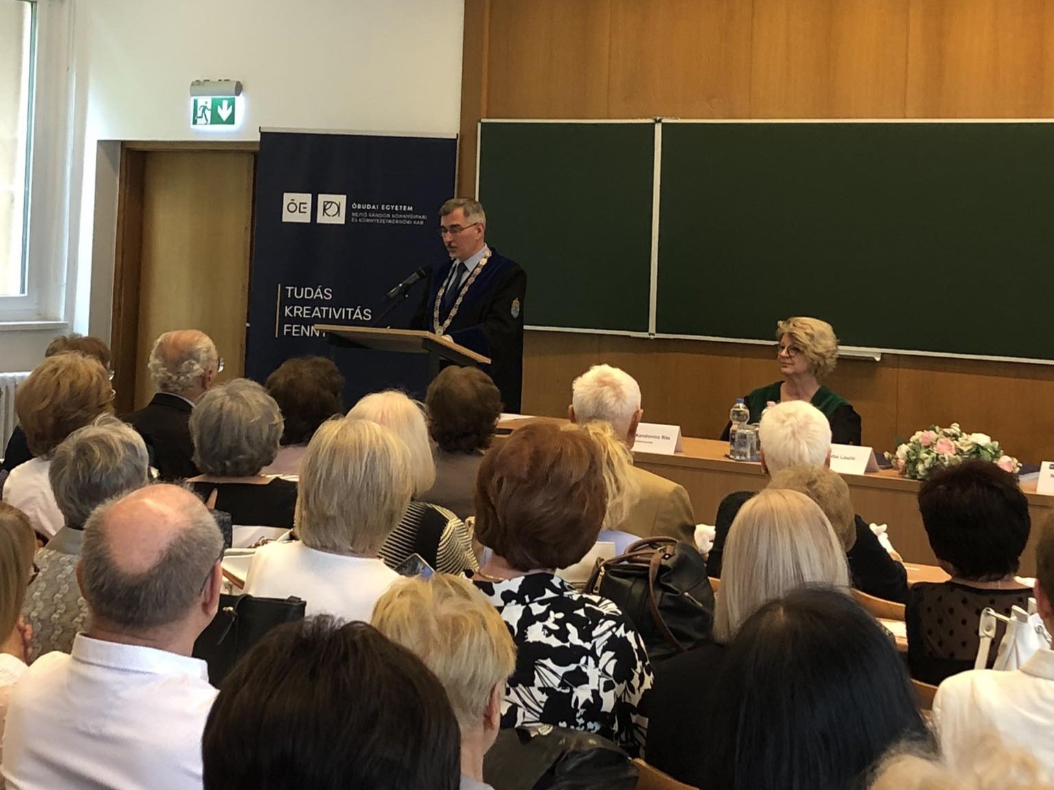 Arany- és ezüstdiplomák ünnepélyes átadása az Óbudai Egyetem Rejtő Karán