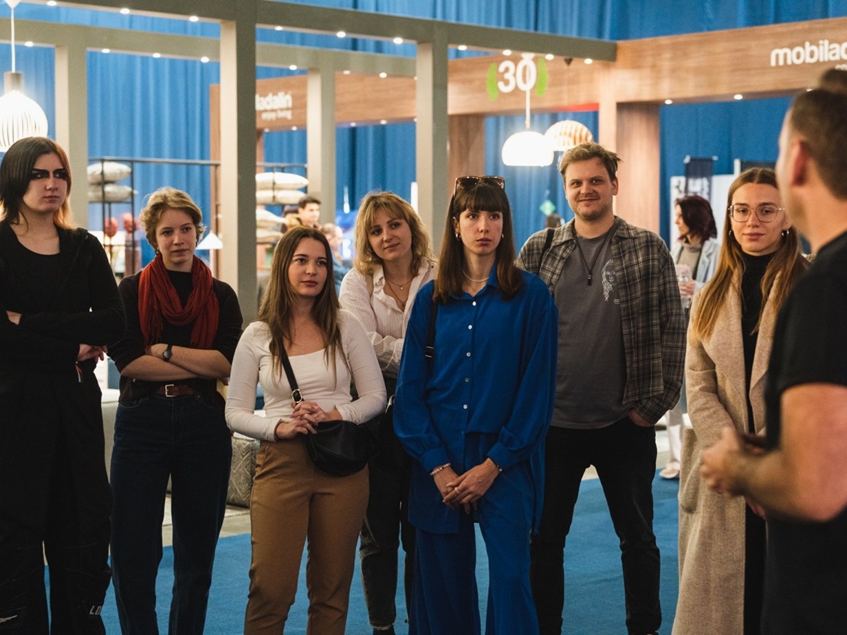 Előadást tartott Varró Zoltán belsőépítész az Óbudai Egyetem Rejtő Karának hallgatói számára a HomeInfo Kiállításon