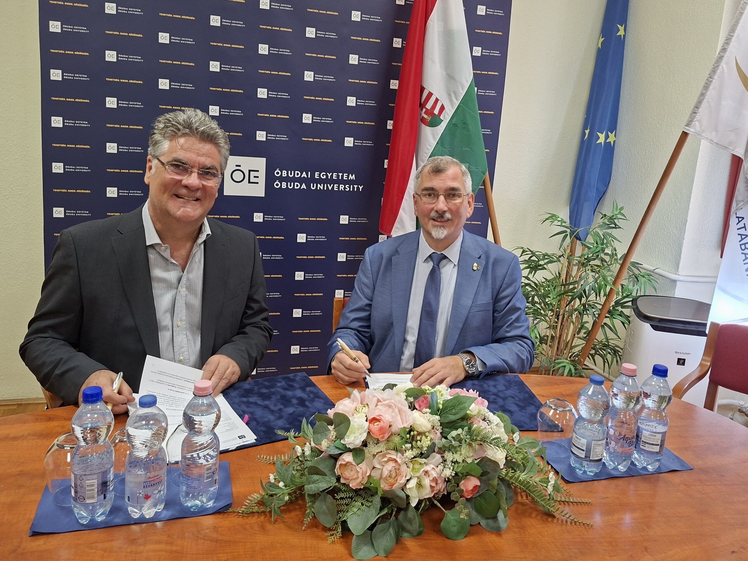 Stratégiai együttműködést kötött az Óbudai Egyetem Rejtő Sándor Kara és a debreceni SZ-Variáns Kft.